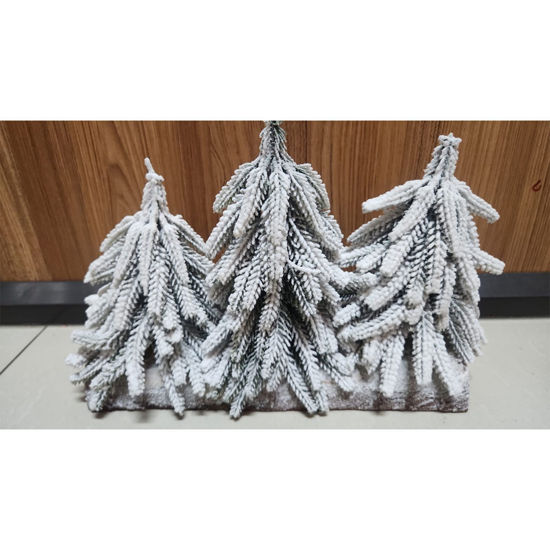 Picture of Xmas Tree Snow